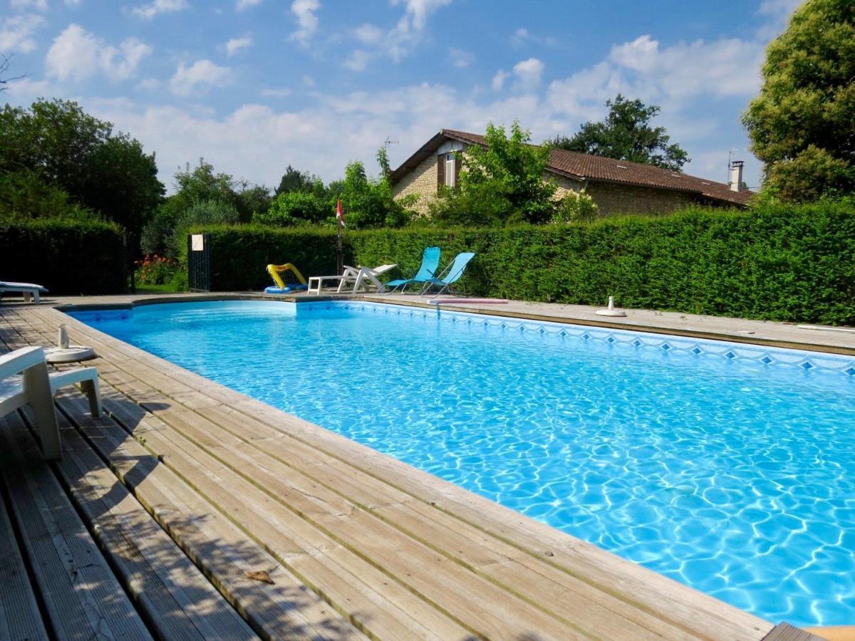 Appartement Spacieux A Blaignac Avec Piscine Partagee Exterior foto